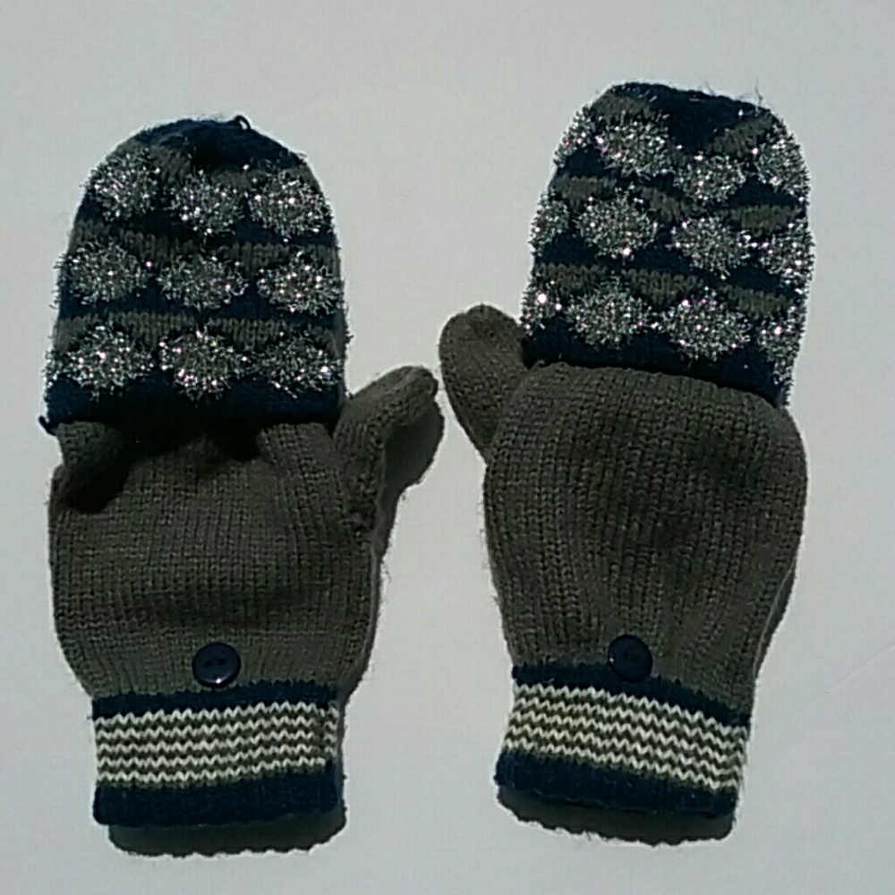 Adam Levine brand mittens